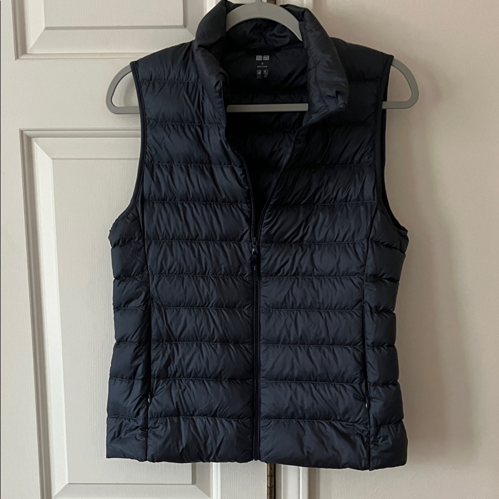 UNI Qlo packable puffer vest size M